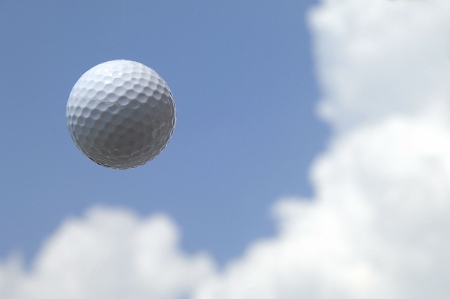 ゴルフの球筋の打ち分け方とコントロールのコツ